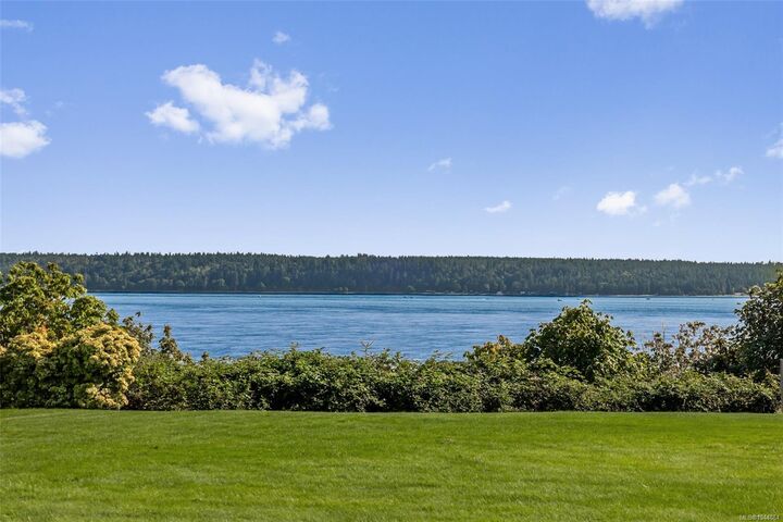 Property Photo: 513 Ash St BC V9W 5L8