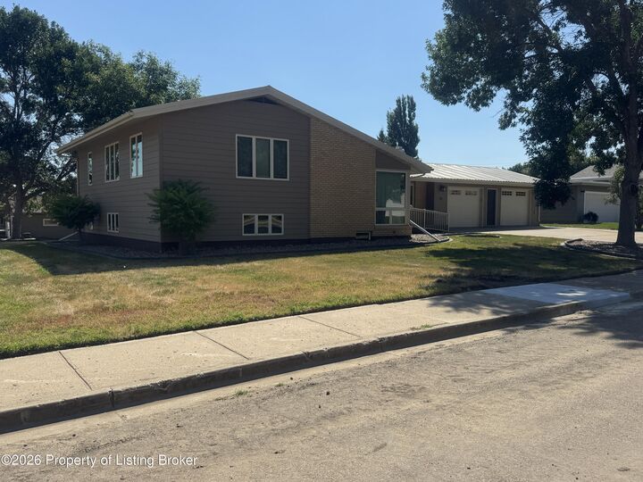 Property Photo:  520 4th Street NE  ND 58854 