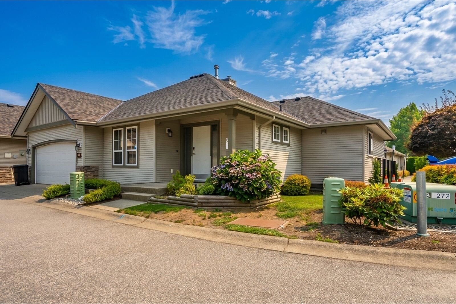 Property Photo:  45819 Stevenson Road 33  BC V2R 5T4 