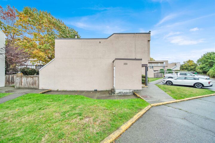 Property Photo: 17702 60 Avenue 28 BC V3S 1V2