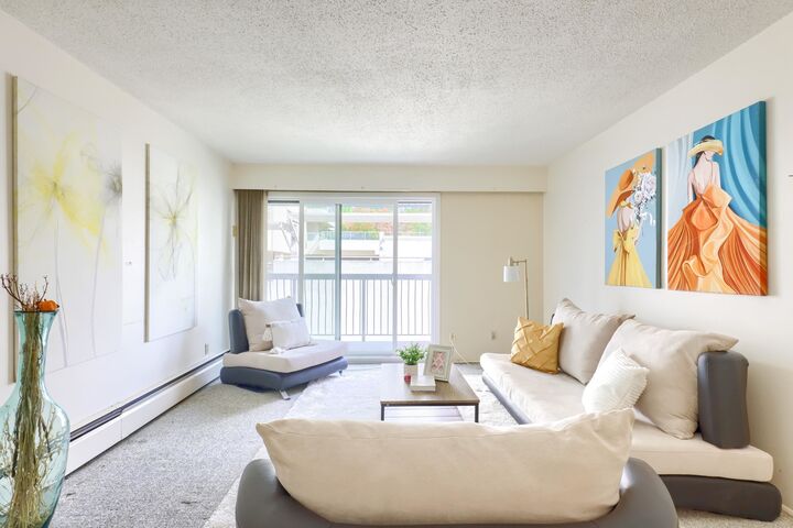 Property Photo: 6340 Buswell Street 208 BC V6Y 2E9