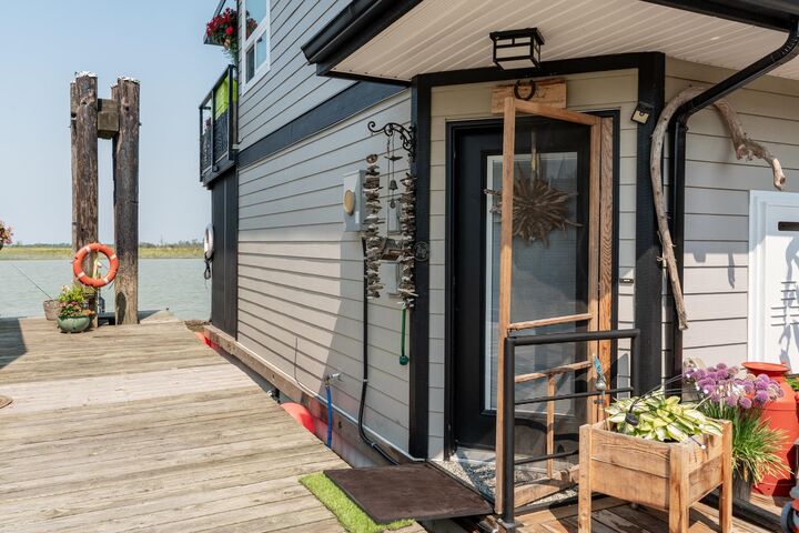 Property Photo: 3871 W River Road Road 14 BC V4K 5E9