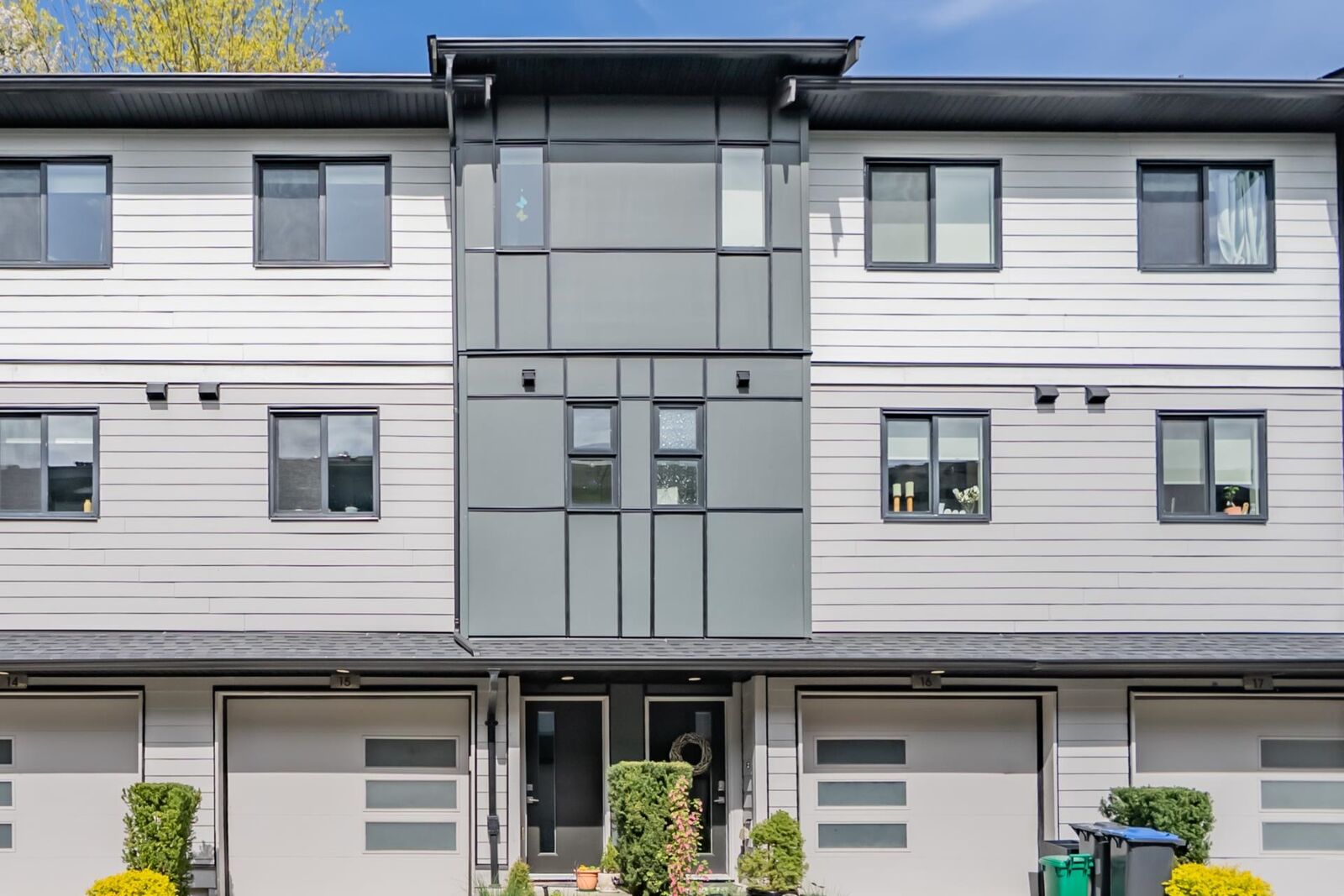Property Photo: 34825 Delair Road 15 BC V2S 0J7