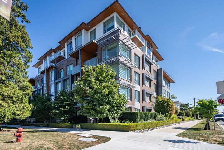 Property Photo: 487 W 26th Avenue BC V5Y 0M8