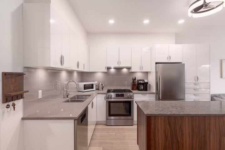 Property Photo: 2666 Duke Street 404 BC V5R 4S9