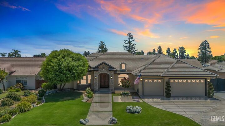 Property Photo:  15401 Albert Way  CA 93314 