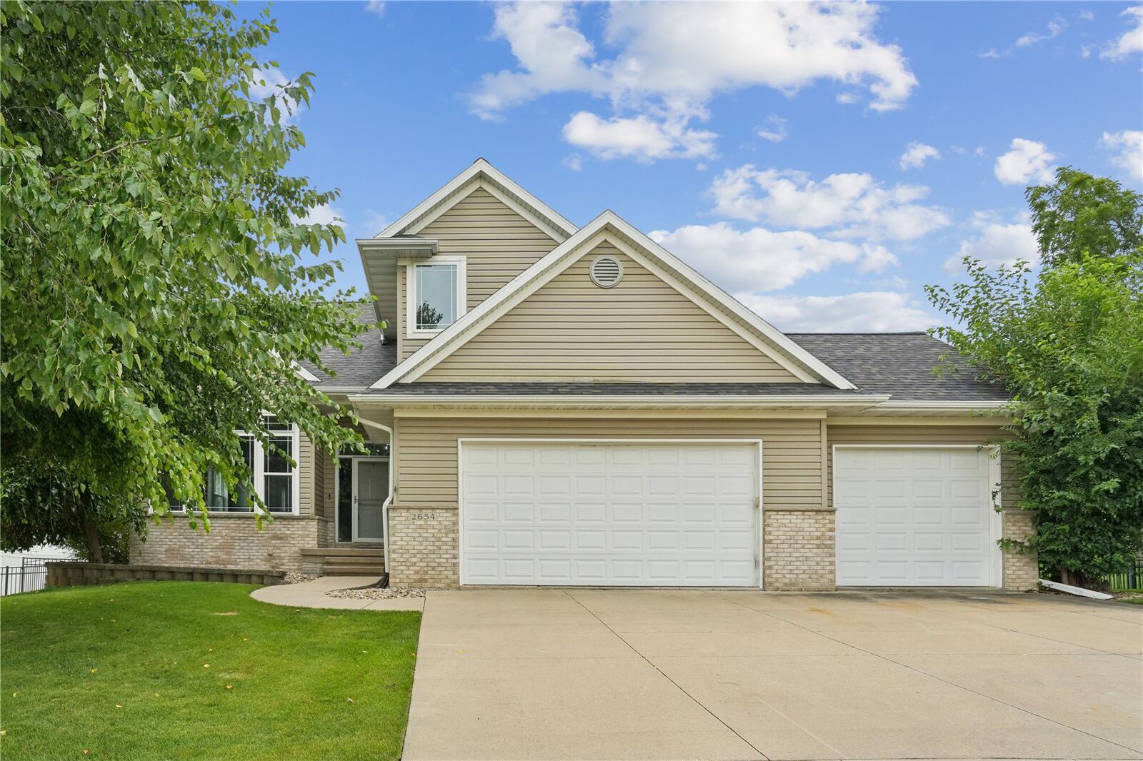 Property Photo: 2654 Mulberry Ct IA 52302