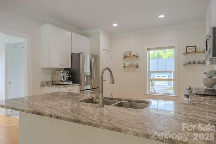 Property Photo: 160 Ridge View Drive NC 28721