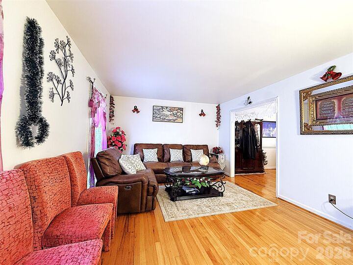 Property Photo:  6824 Marlbrook Drive  NC 28212 