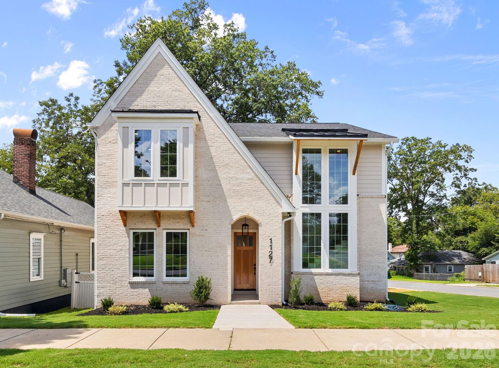 Property Photo:  1127 Allen Street  NC 28205 