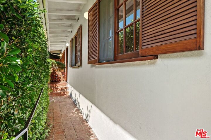 Property Photo: 9667 Yoakum Dr CA 90210