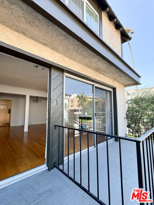 Property Photo: 3668 Hughes Ave, Unit 1 CA 90034