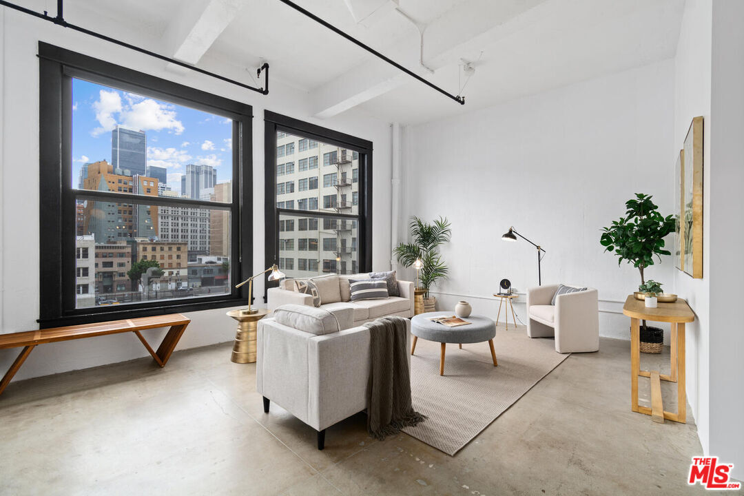 Property Photo: 738 S Los Angeles St, Unit 501 CA 90014
