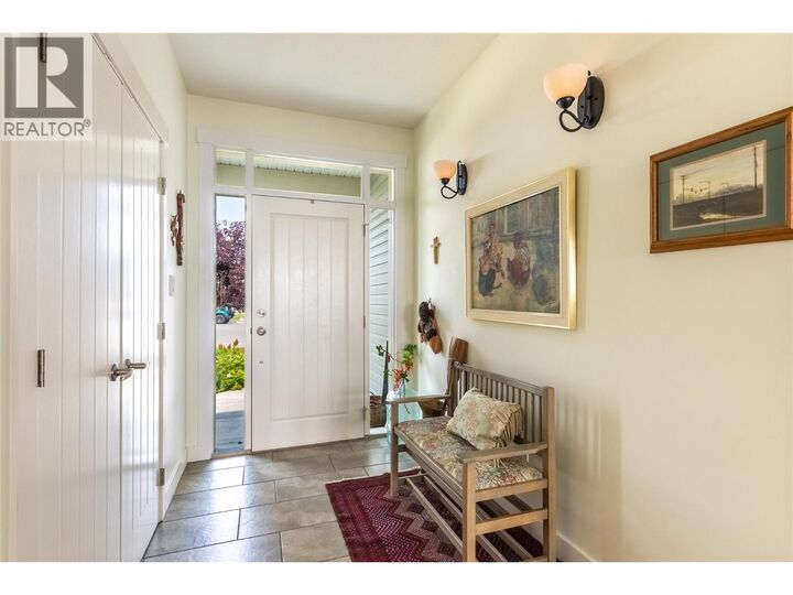 Property Photo: 440 Aralia Place BC V0K 1W0