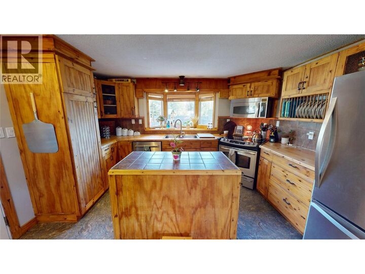 Property Photo: 7159 Rosen Lake Road BC V0B 1T0