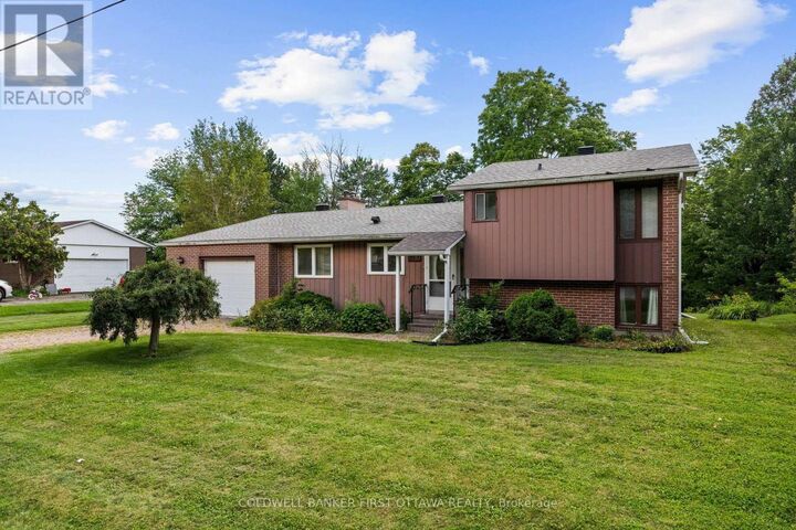 Property Photo:  5310 McLean Crescent  ON K4M 1E5 