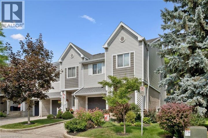 Property Photo: 54 Green Valley Drive 13 ON N2P 1Z9