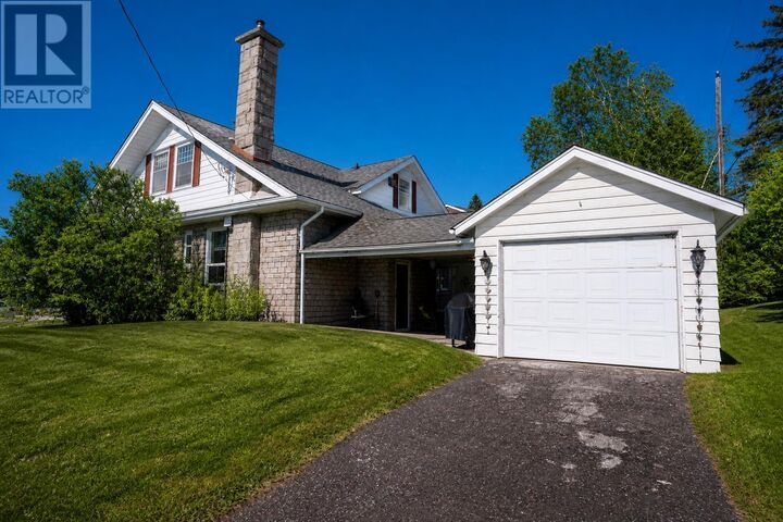 Property Photo: 43 Summit Ave ON P7B 3N7