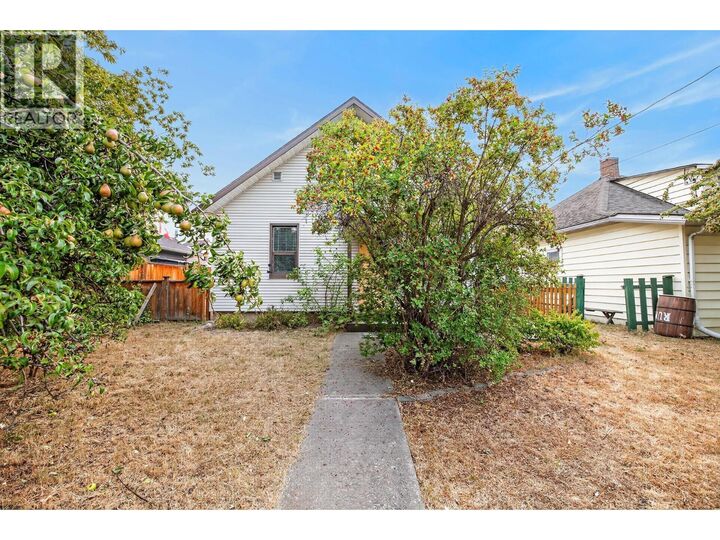 Property Photo: 3007 38 Street BC V1T 6H7