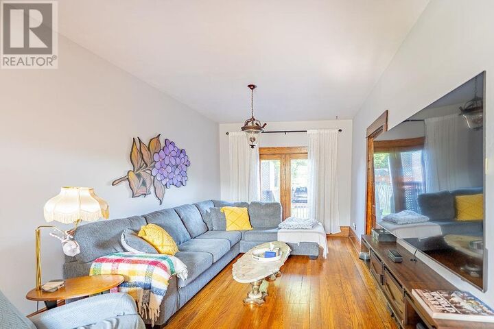 Property Photo:  637 Catherine St.  ON P7E 1L4 