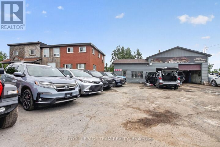 Property Photo:  Bank Street  ON K1X 1G8 