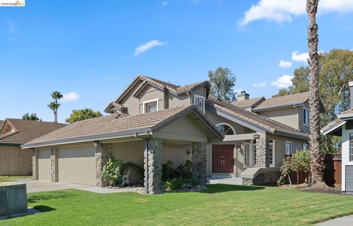 Property Photo:  2216 Colonial Ct  CA 94505 