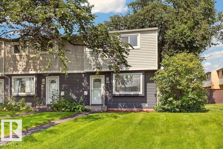 428 Hermitage Road NW — photo 1
