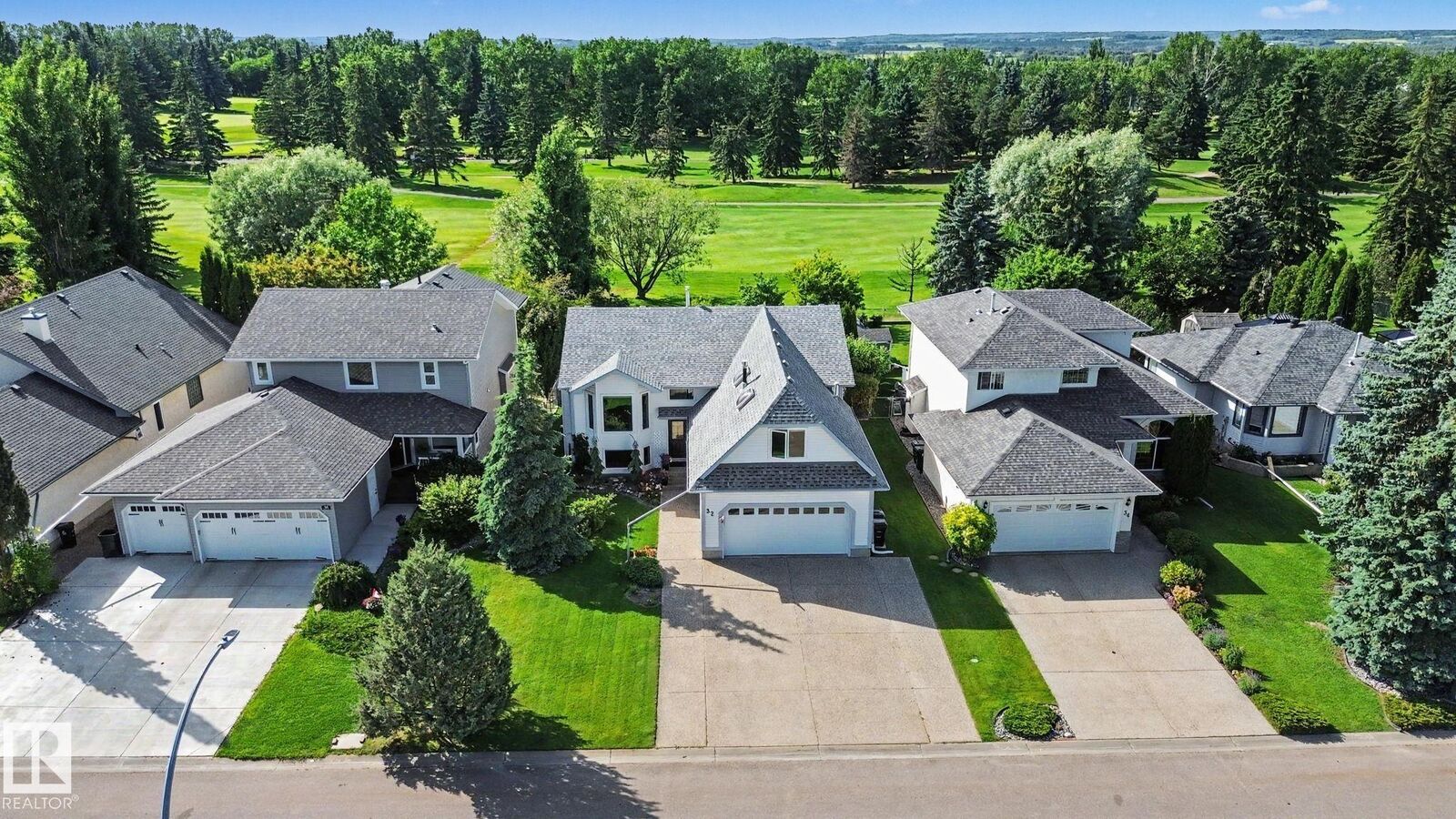 Property Photo: 32 Fairway Drive AB T7X 3K3