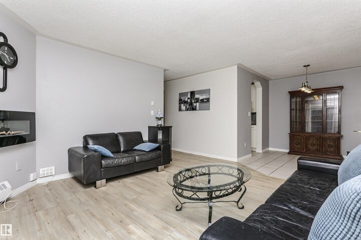 Property Photo: 5005 31 Avenue NW 302 AB T6L 6S6
