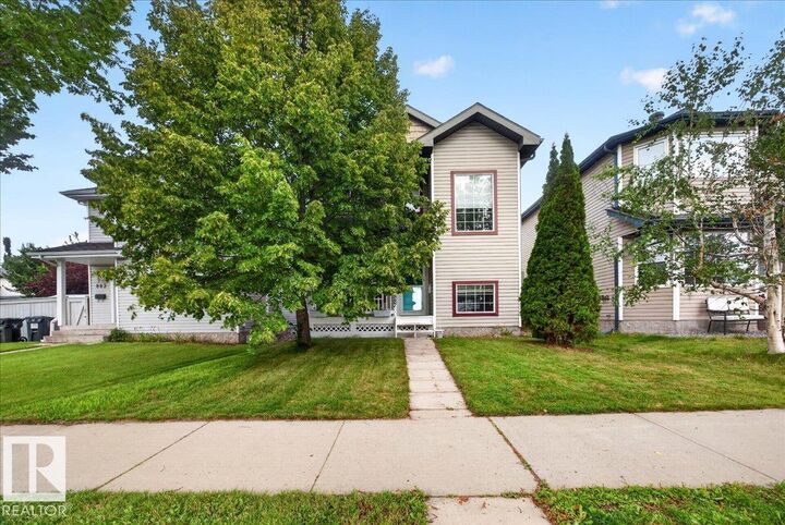 Property Photo:  887 Oakland Boulevard  AB T9G 2H5 