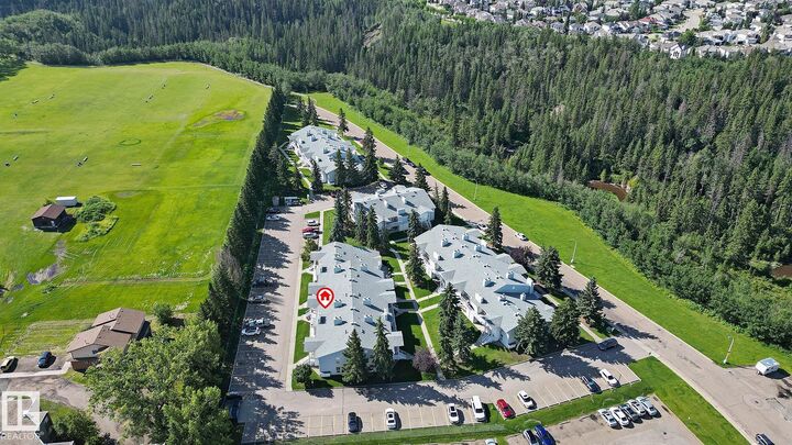 Property Photo: 2115 118 Street NW 29 AB T6J 5N1