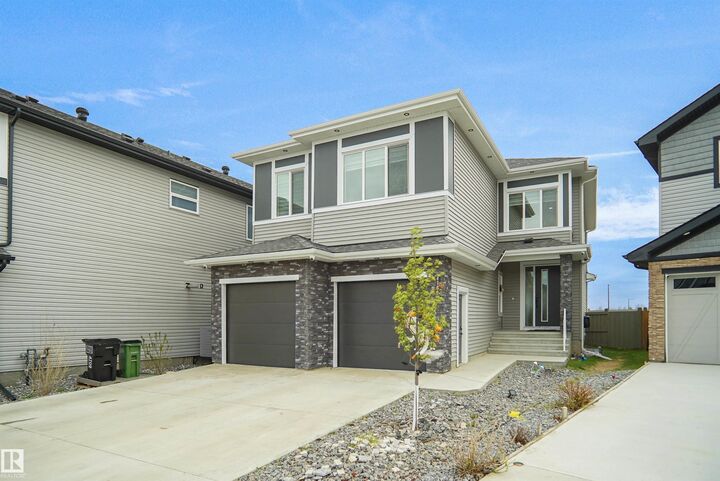 Property Photo:  4709 Charles Bay Bay SW  AB T6W 3H1 