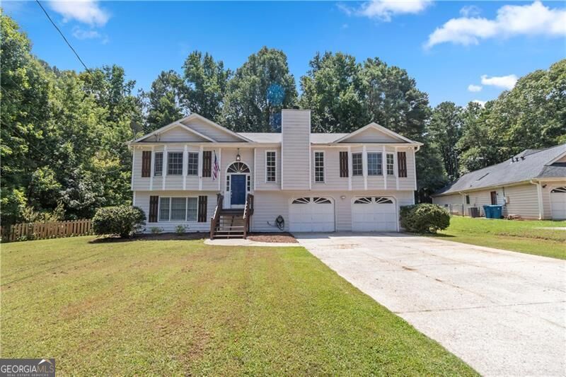 Property Photo: 1476 Chateau Circle GA 30043