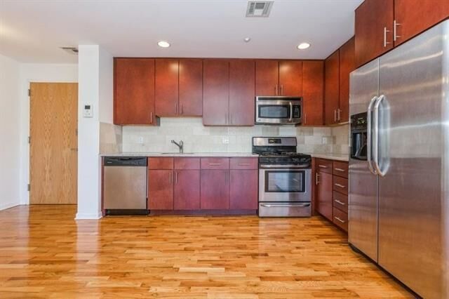 Property Photo:  17 Meadow Rd 302  NJ 07070 
