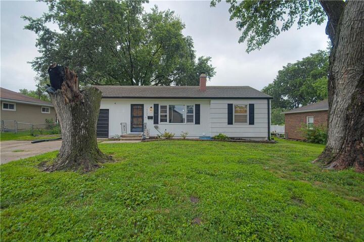 Property Photo:  14700 E 39th Terrace  MO 64055 