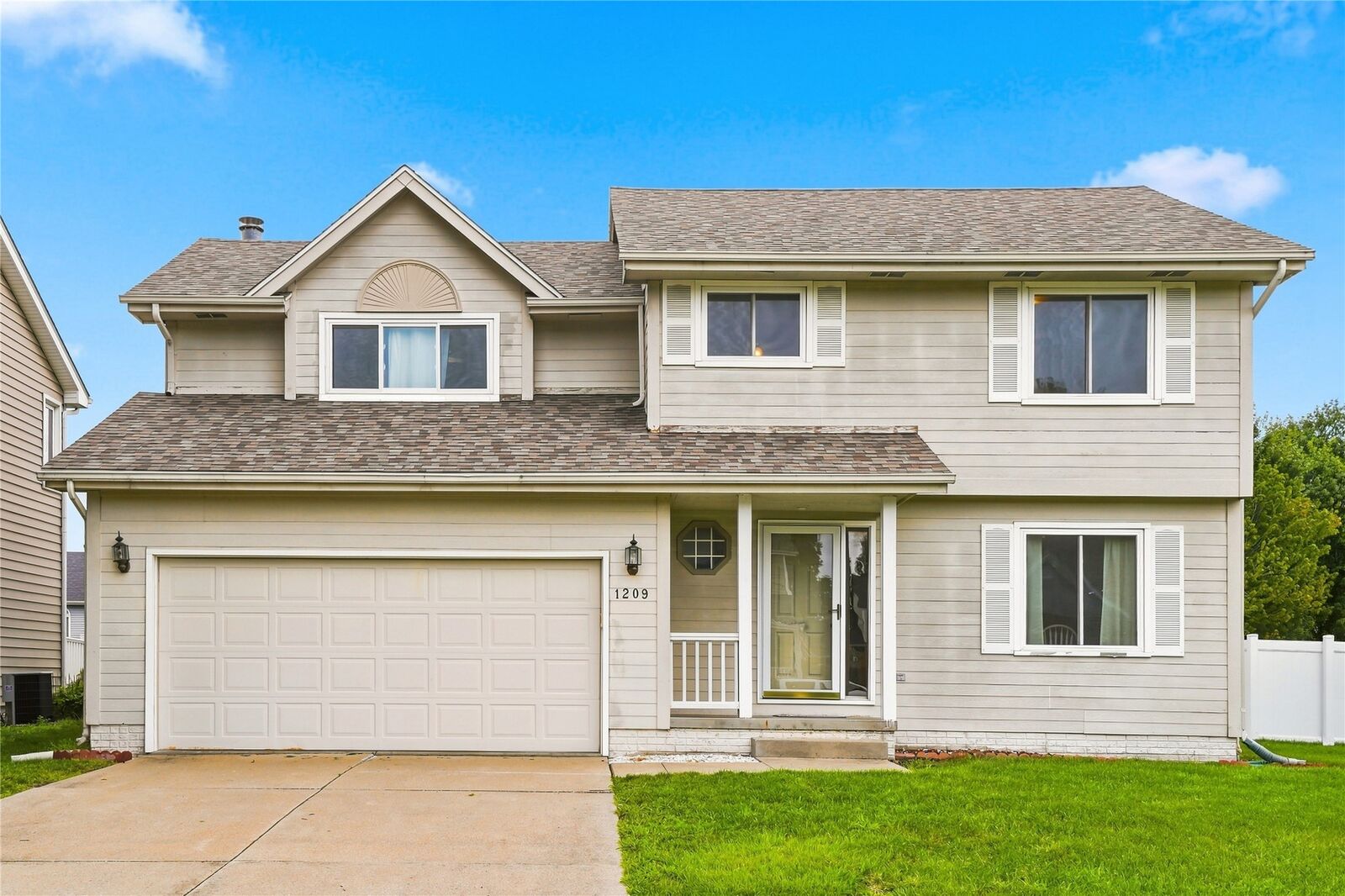 Property Photo: 1209 8th Avenue SE IA 50009