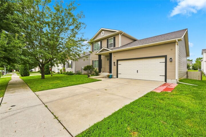 Property Photo:  2416 River Meadows Drive  IA 50320 