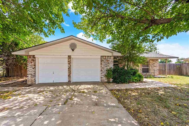 Property Photo: 1833 NW Crosby Park Cir OK 73538