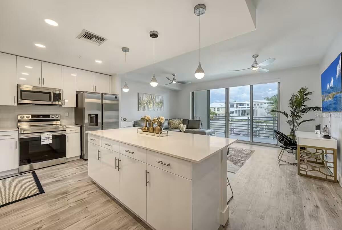 Property Photo:  1709 N Tamiami Trail 220  FL 34234 