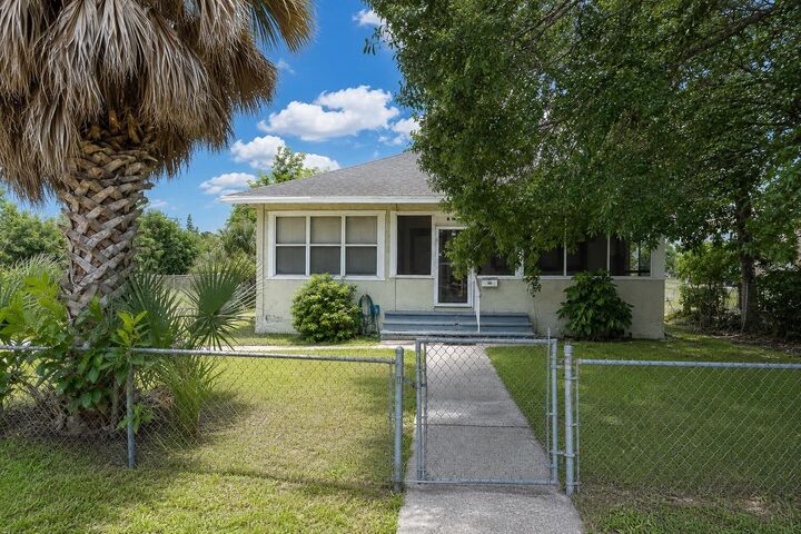 Property Photo: 1944 12th Avenue S FL 33712