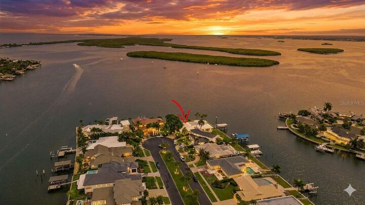 Property Photo:  891 Island Way  FL 33767 
