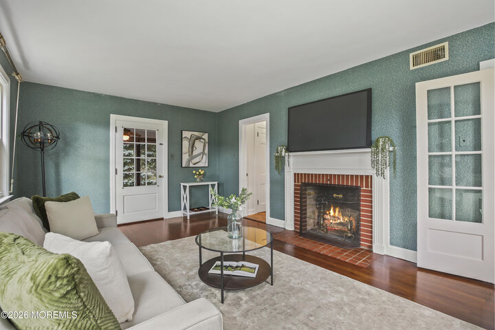 Property Photo:  80 Chestnut Street  NJ 08850 