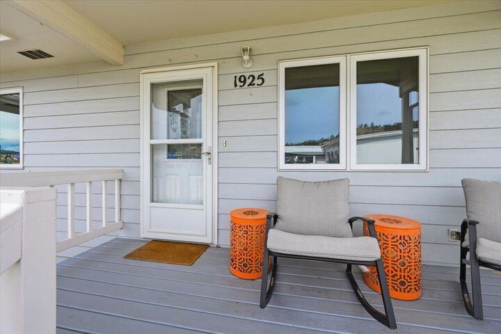 Property Photo:  1925 N Main Street  SD 57783 