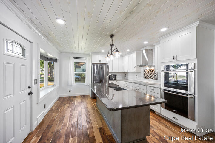 Property Photo: 5666 Park Avenue MI 49426