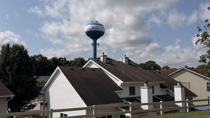 Property Photo: 646 White Court IL 60031