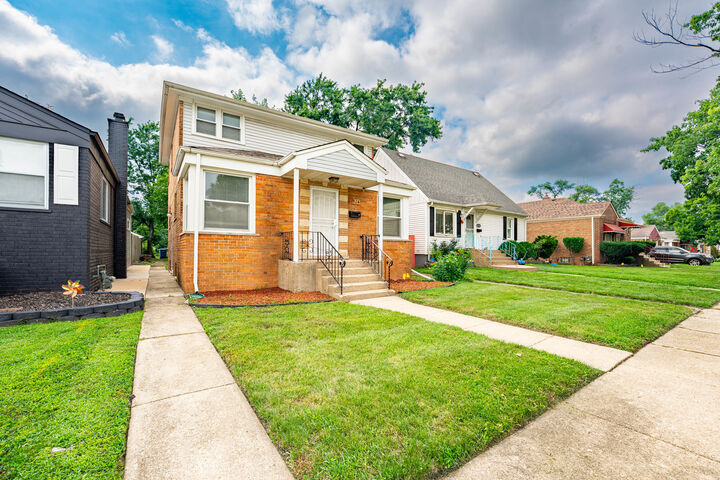 Property Photo:  12528 S Justine Street  IL 60827 