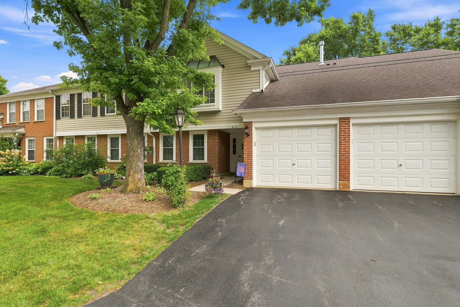 Property Photo: 617 Edinburgh Lane B IL 60070