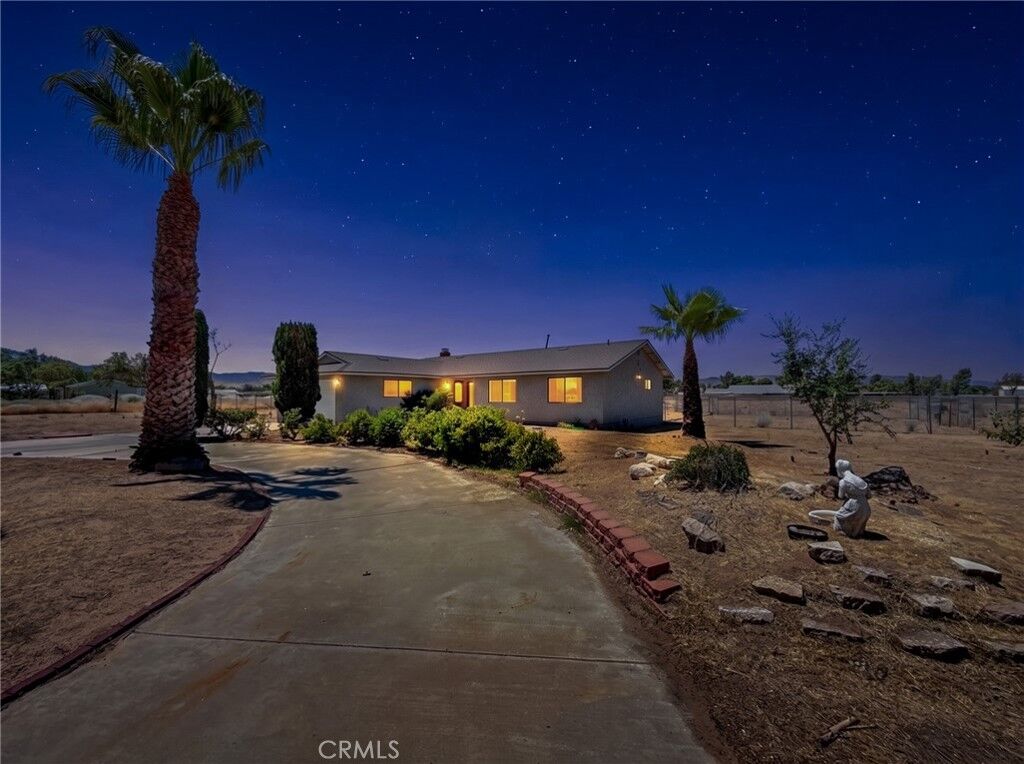 Property Photo:  40607 12th Street West  CA 93551 