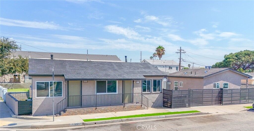 Property Photo: 1831 W 152nd CA 90220