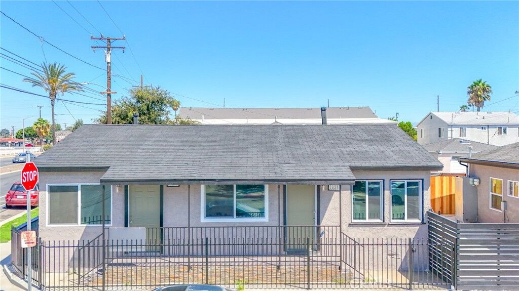 Property Photo: 1831 W 152nd CA 90220